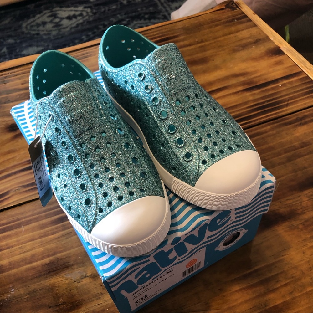 NWT Native teal Jefferson Bling
